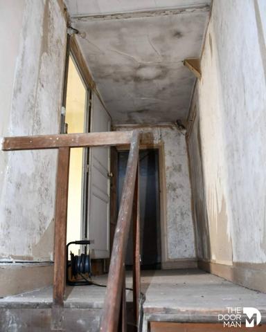 Bureau - Vendu - 70 m² - SAINT-COSME-EN-VAIRAIS | The Door Man