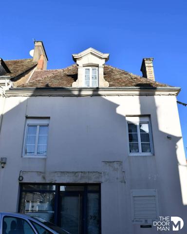 Bureau - Vendu - 70 m² - SAINT-COSME-EN-VAIRAIS | The Door Man