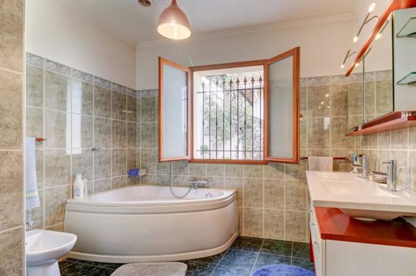 Maison Charmante à Nice avec Confort Moderne