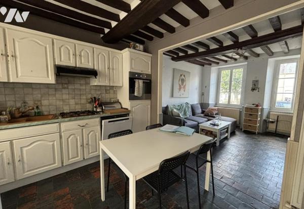 Maison de village sur 3 niveaux 75,98 m2, garage, cave, et jardin