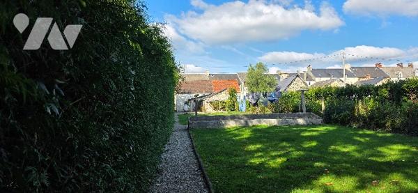 Maison de village sur 3 niveaux 75,98 m2, garage, cave, et jardin