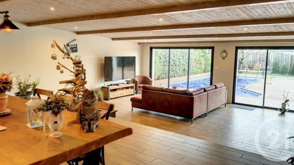 Maison à vendre  8 pièces - 194 m2 TONNAY CHARENTE - 17