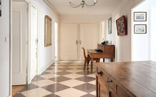 Appartement à vendre    5 pièces • 104,33 m2 Lyon 6