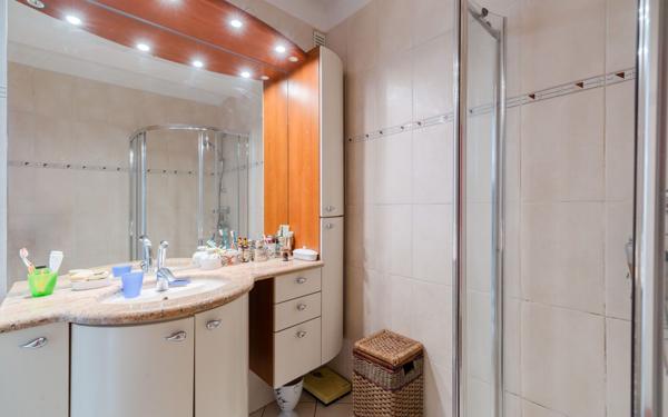 Appartement à vendre    5 pièces • 104,33 m2 Lyon 6