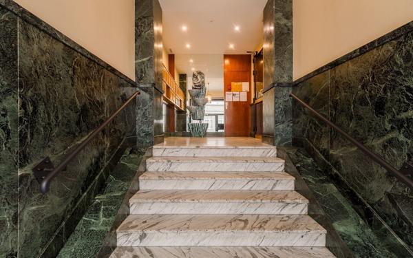 Appartement à vendre    5 pièces • 104,33 m2 Lyon 6