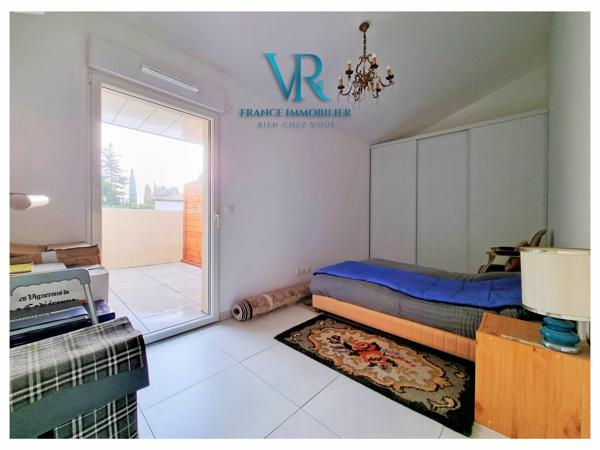 Sanary-sur-Mer (83110) APPARTEMENT 3 PIECES (T3) - 2E DERNIER ETAGE, TERRASE & DOUBLE GARAGE - SANARY-SUR-MER (83110)