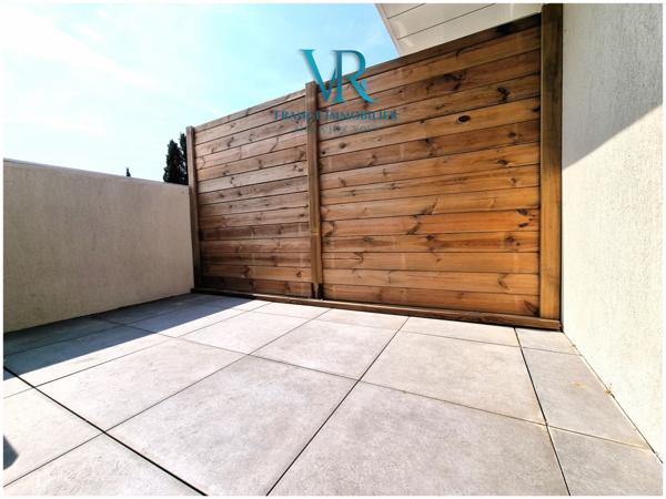 Sanary-sur-Mer (83110) APPARTEMENT 3 PIECES (T3) - 2E DERNIER ETAGE, TERRASE & DOUBLE GARAGE - SANARY-SUR-MER (83110)