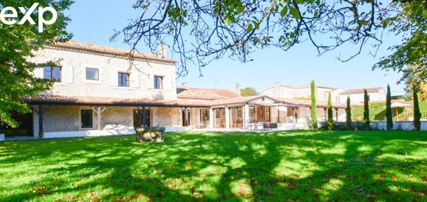 Exceptionnel proche de Bordeaux-Demeure familiale rénovée  avec Piscine et Parc