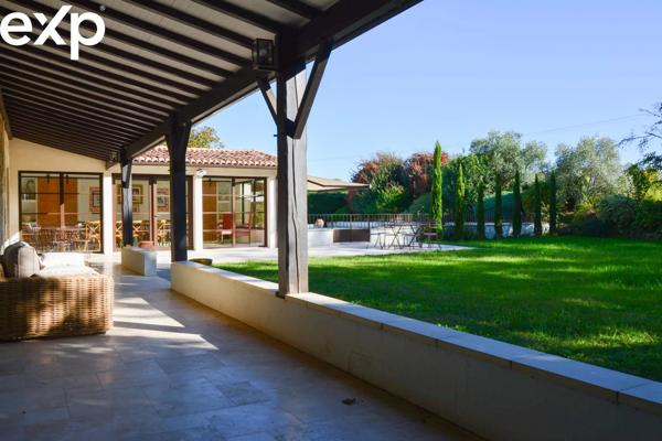 Exceptionnel proche de Bordeaux-Demeure familiale rénovée  avec Piscine et Parc