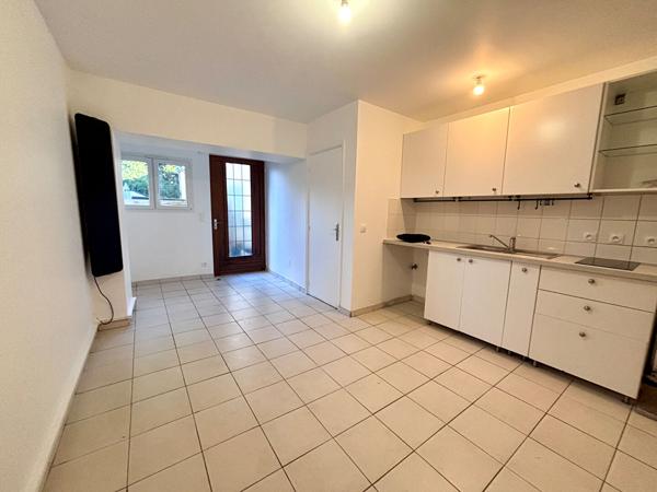 Appartement Meaux 2 pièces 31 m2 - Terrasse - 10 minutes a pied de la gare de Meaux