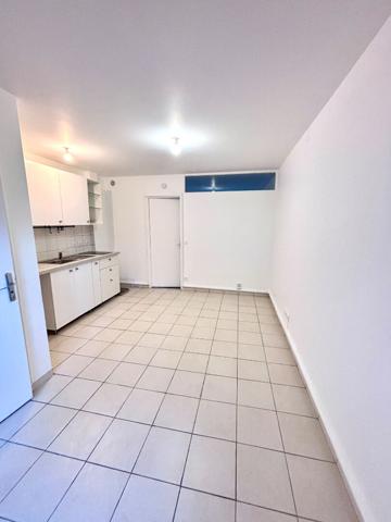 Appartement Meaux 2 pièces 31 m2 - Terrasse - 10 minutes a pied de la gare de Meaux