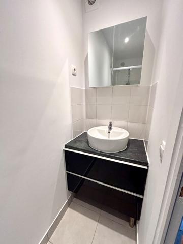 Appartement Meaux 2 pièces 31 m2 - Terrasse - 10 minutes a pied de la gare de Meaux