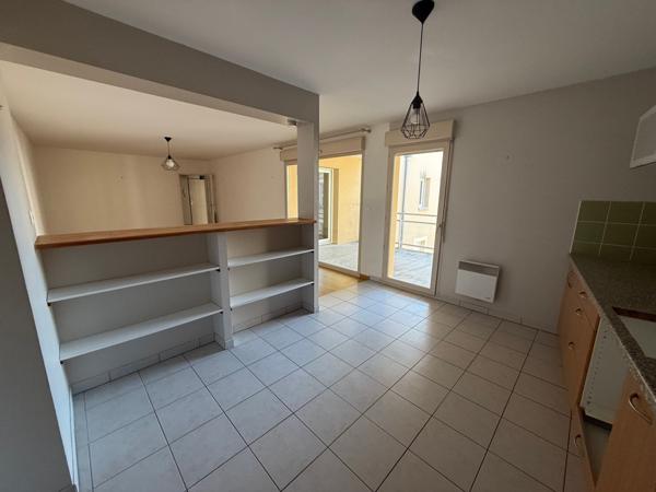 Location Appartement T4 avec terrasse et parking - Centre Ville