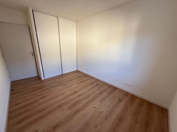 Location Appartement T4 avec terrasse et parking - Centre Ville