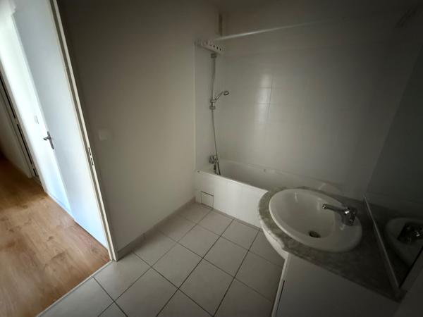 Location Appartement T4 avec terrasse et parking - Centre Ville