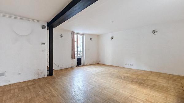 TRIPLEX COMME UNE MAISON, A RENOVER