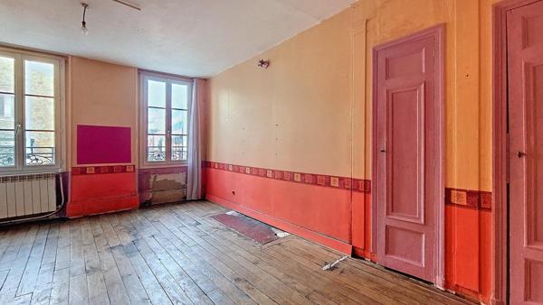 TRIPLEX COMME UNE MAISON, A RENOVER