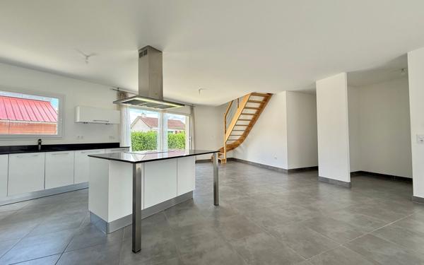 Maison à vendre    6 pièces •  Arc-sur-Tille