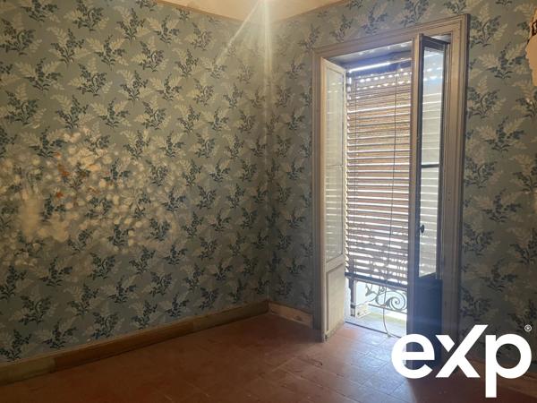 Maison de village avec 3 studios + local commercial et dépendance