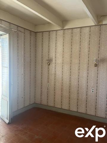 Maison de village avec 3 studios + local commercial et dépendance