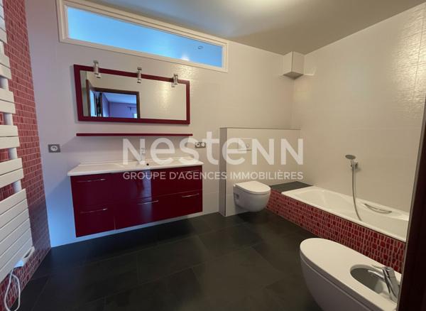 Maison à vendre à Ploeren quartier Kerthomas de style contemporaine 6 pièces vie de plain pied garage