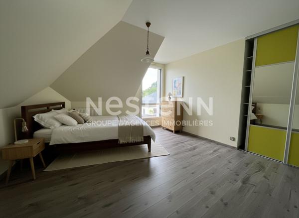 Maison à vendre à Ploeren quartier Kerthomas de style contemporaine 6 pièces vie de plain pied garage