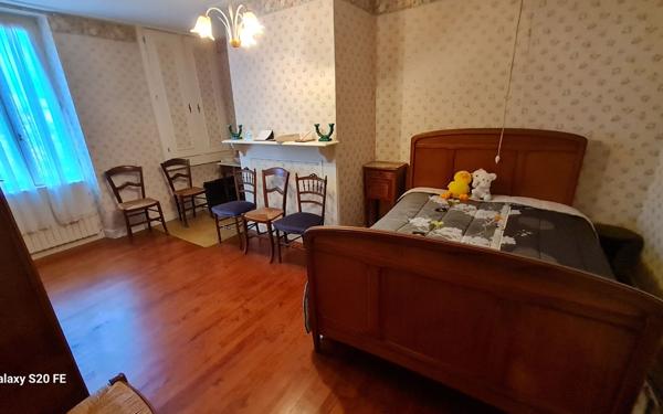 Maison à vendre    4 pièces •  Casteljaloux