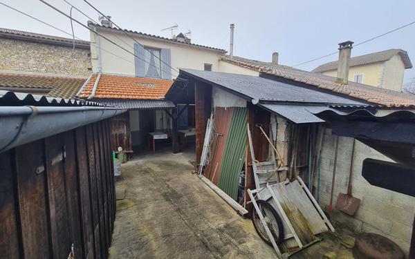 Maison à vendre    4 pièces •  Casteljaloux