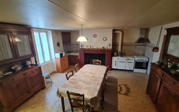 Maison à vendre    4 pièces •  Casteljaloux