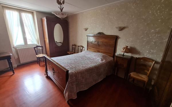 Maison à vendre    4 pièces •  Casteljaloux