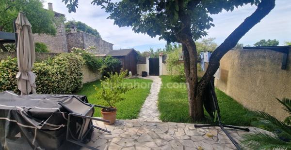 BEAUCOUP DE CHARME, MAISON T4 AVEC JARDIN!
