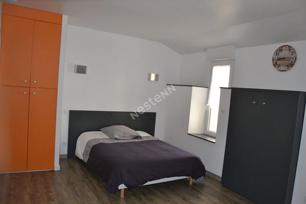 Beau studio moderne et meublé  en plein centre ville d'Yssingeaux