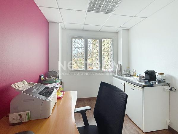 Locaux Professionnels ou Bureaux de 100m² Hyper Centre Mairie Roosevelt - 69500 BRON
