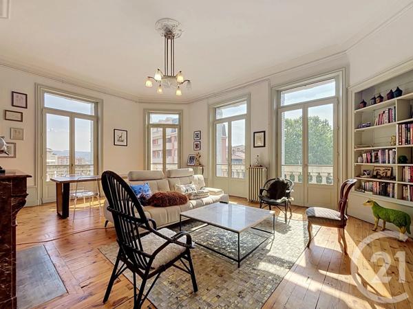 Appartement T5 à vendre  6 pièces - 256,09 m 2   LE PUY EN VELAY  - 43