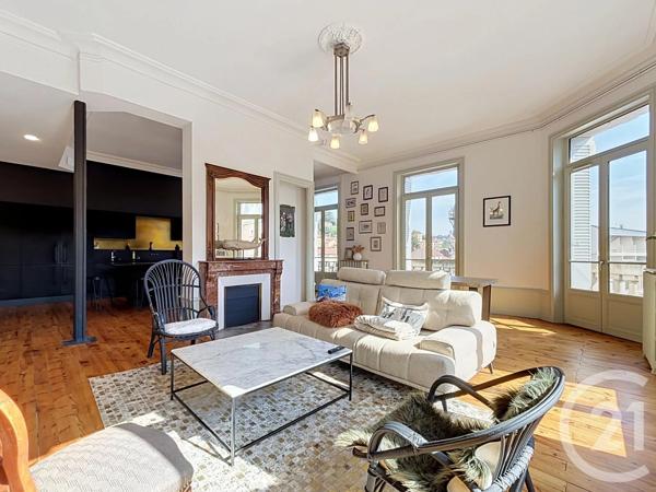 Appartement T5 à vendre  6 pièces - 256,09 m 2   LE PUY EN VELAY  - 43