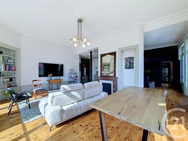 Appartement T5 à vendre  6 pièces - 256,09 m 2   LE PUY EN VELAY  - 43