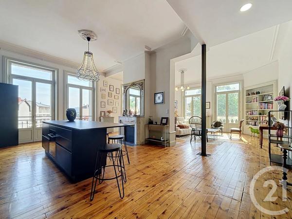 Appartement T5 à vendre  6 pièces - 256,09 m 2   LE PUY EN VELAY  - 43