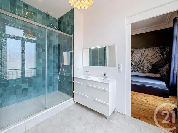 Appartement T5 à vendre  6 pièces - 256,09 m 2   LE PUY EN VELAY  - 43