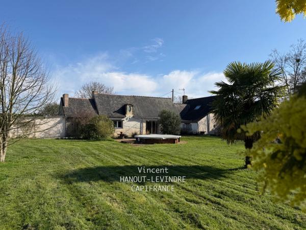 EXCLUSIVITE – PROPRIÉTÉ HISTORIQUE DE 1840 ENTIÈREMENT RÉNOVÉE – CADRE EXCEPTIONNEL À SOULAIRE ET BOURG (49)
