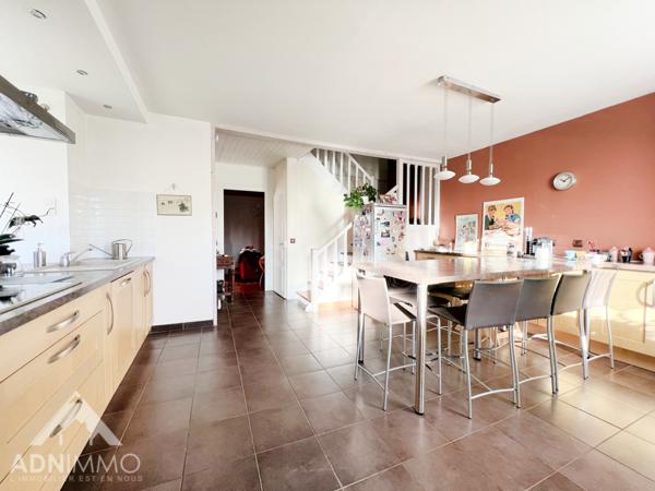 Saint-Genis-Pouilly (01630) Maison Village 6 Pièces 205 m2