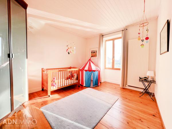 Saint-Genis-Pouilly (01630) Maison Village 6 Pièces 205 m2