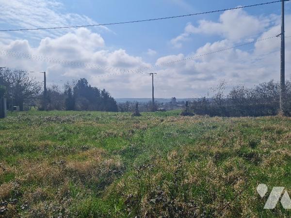 Terrain 1 051 m² Brugheas