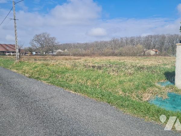 Terrain 1 051 m² Brugheas