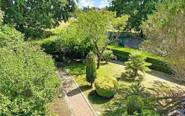 Maison à vendre    3 pièces •  Champcevinel