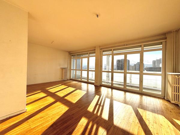 À VENDRE : T4 lumineux avec balcon de 86m² Secteur La Terrasse - Bergson
