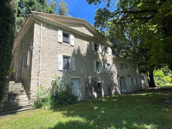 AUTHENTIQUE PROPRIÉTÉ EN PIERRE DU XIX? SIÈCLE AUX PORTES DE MONTÉLIMAR