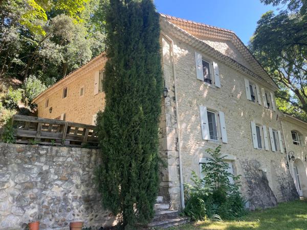 AUTHENTIQUE PROPRIÉTÉ EN PIERRE DU XIX? SIÈCLE AUX PORTES DE MONTÉLIMAR