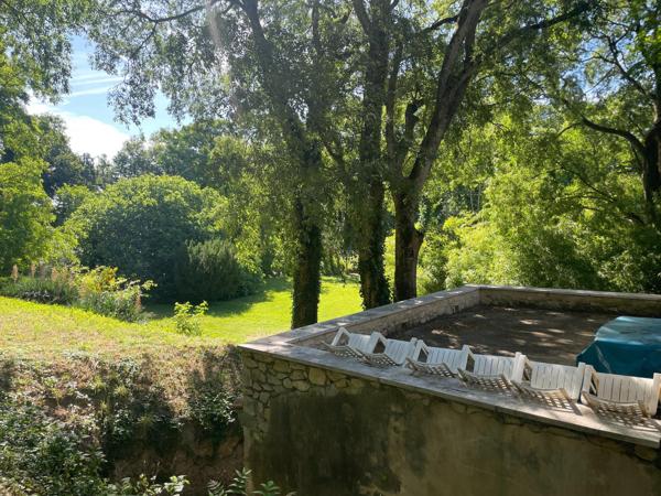 AUTHENTIQUE PROPRIÉTÉ EN PIERRE DU XIX? SIÈCLE AUX PORTES DE MONTÉLIMAR