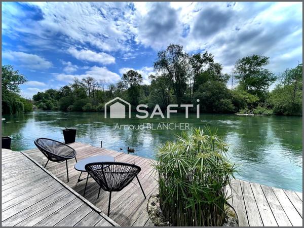 Charmante maison en bord de Touvre, grande pièce de vie, 3 chambres + bureau, piscine.