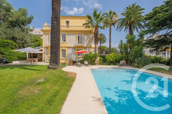 Maison à vendre  6 pièces - 296,57 m 2   NICE  - 06